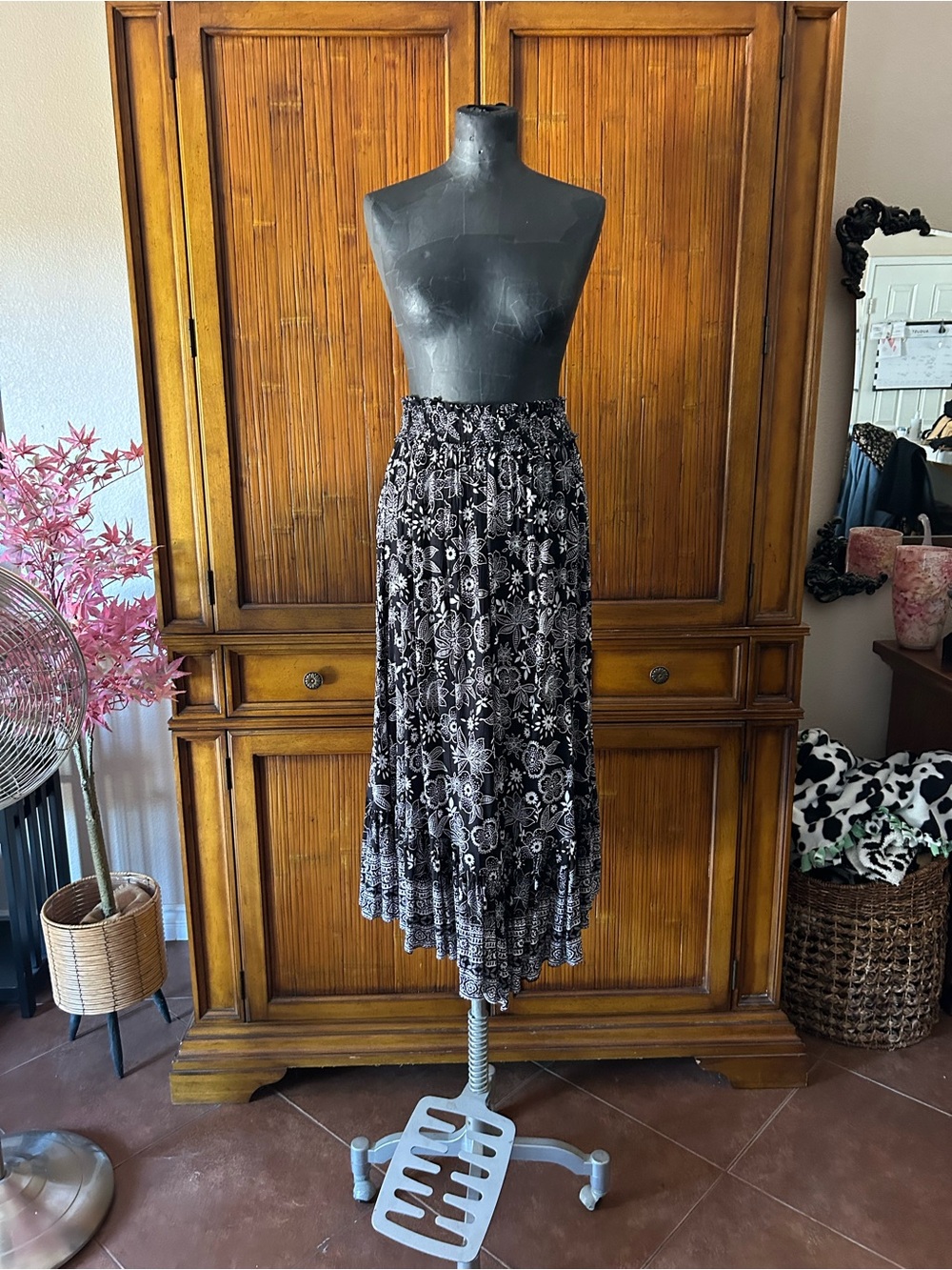 Angie Black White Floral Boho Maxi Skirt Size Small NWT